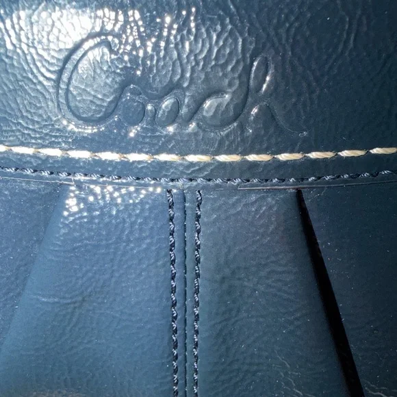 NWT 2012 Coach Navy Pleated Patent Leather Wristlet Clutch with Stitching - Picture 4 of 16